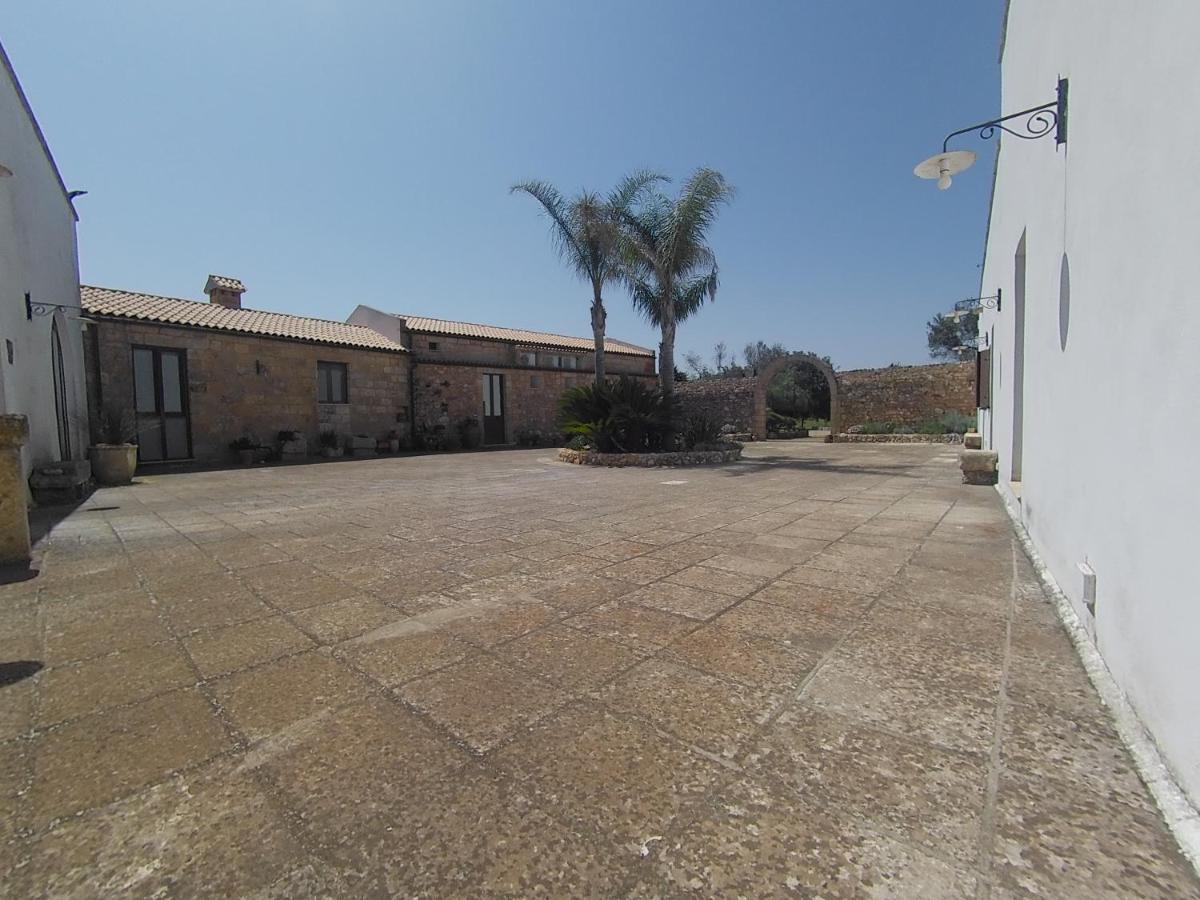 Azienda Agrituristica Masseria La Verna 파투 외부 사진