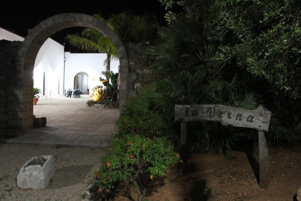 Azienda Agrituristica Masseria La Verna 파투 외부 사진