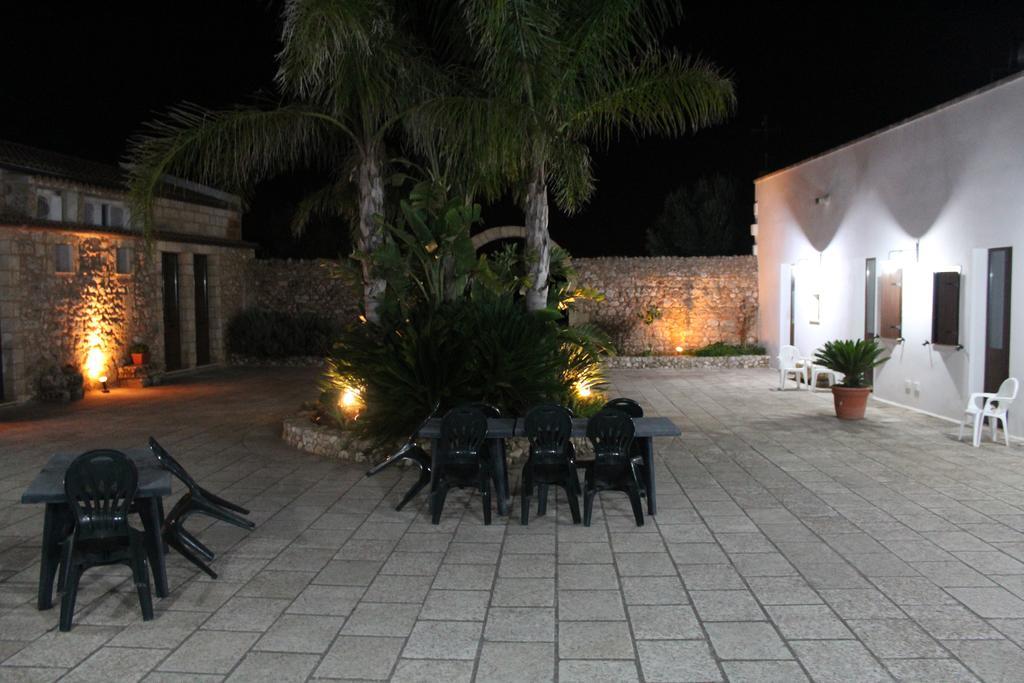 Azienda Agrituristica Masseria La Verna 파투 외부 사진
