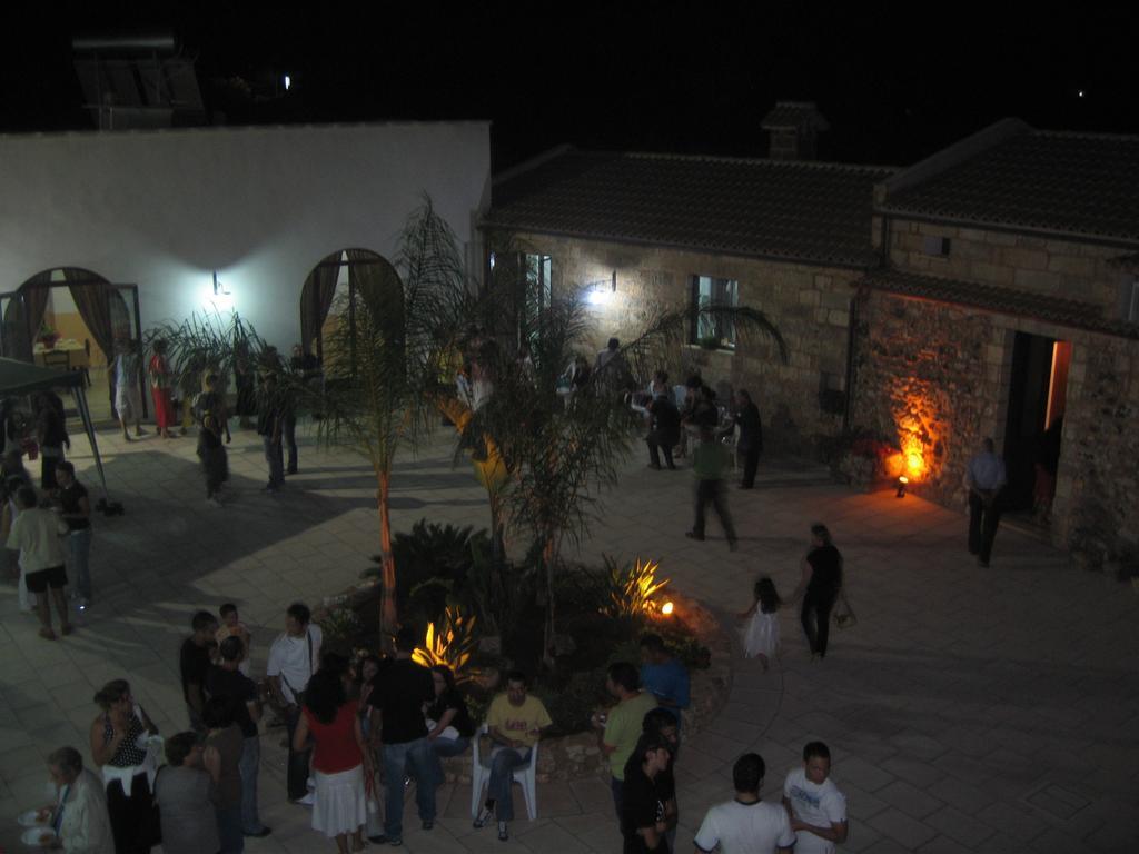 Azienda Agrituristica Masseria La Verna 파투 외부 사진