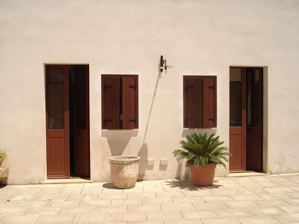 Azienda Agrituristica Masseria La Verna 파투 외부 사진